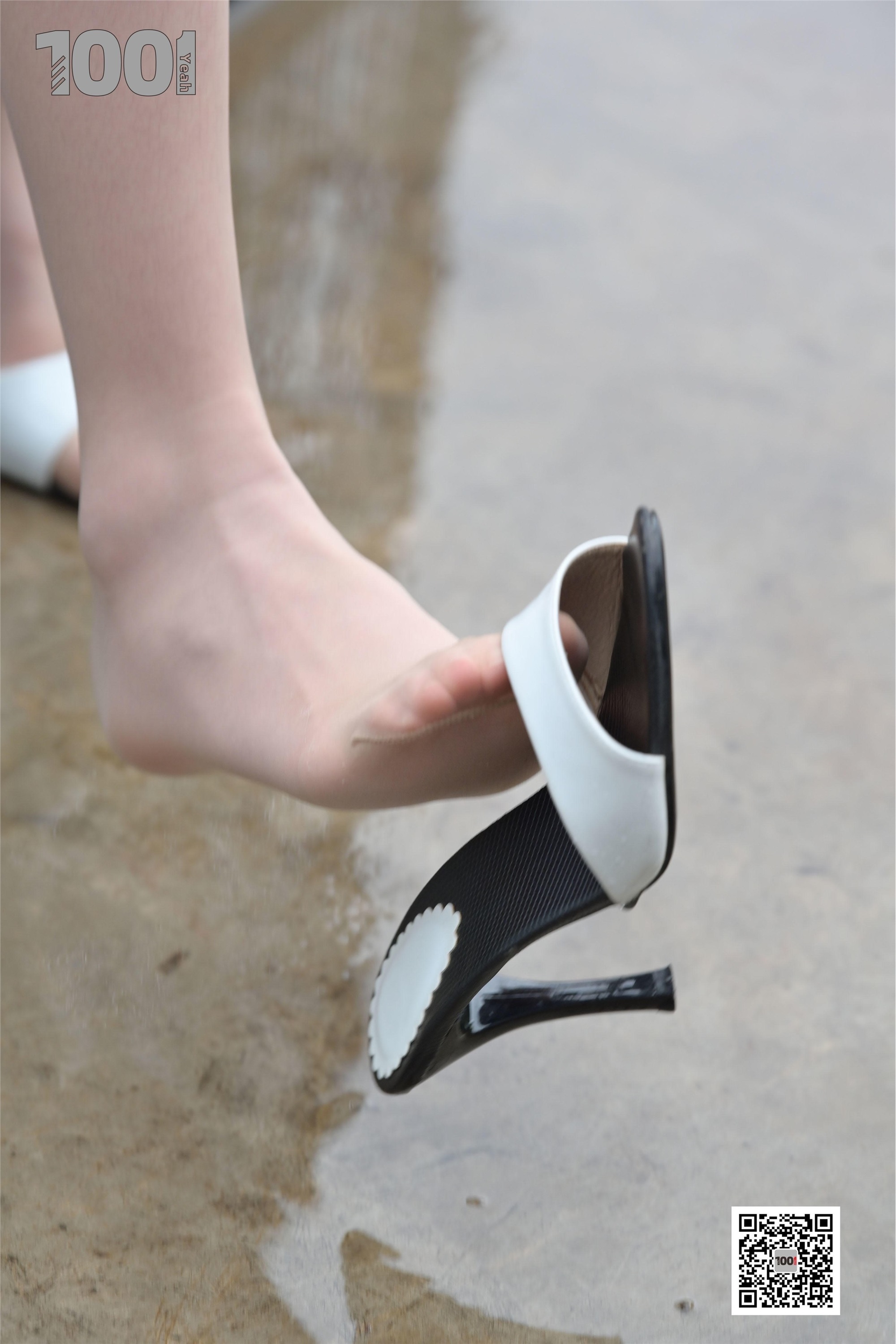 IESS异思趣向  一千零一夜《雨中漫步2》